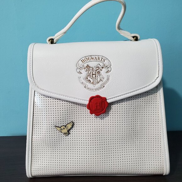 NWT Loungefly Harry Potter Pin Collector Convertible Mini Backpack (damaged) - Picture 1 of 8